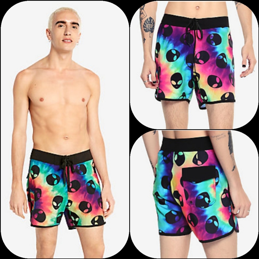 Neon Aliens Trunk